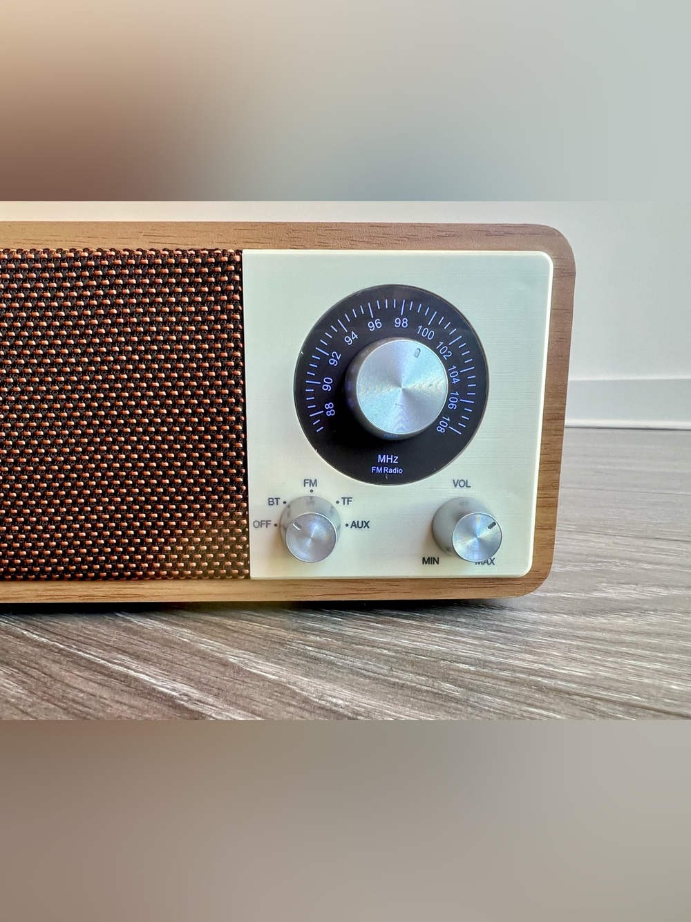 Brand New! “Oakley” Wireless Speaker, Bluetooth, Brown & Cream - Picture 3 of 5